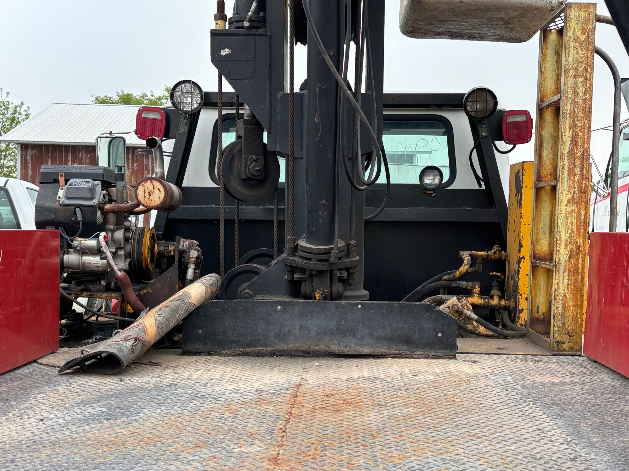 1998 INTERNATIONAL 4700 - Image 15